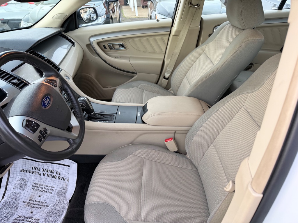 2013 Ford Taurus SEL - Photo 17