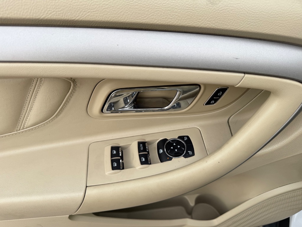 2013 Ford Taurus SEL - Photo 15