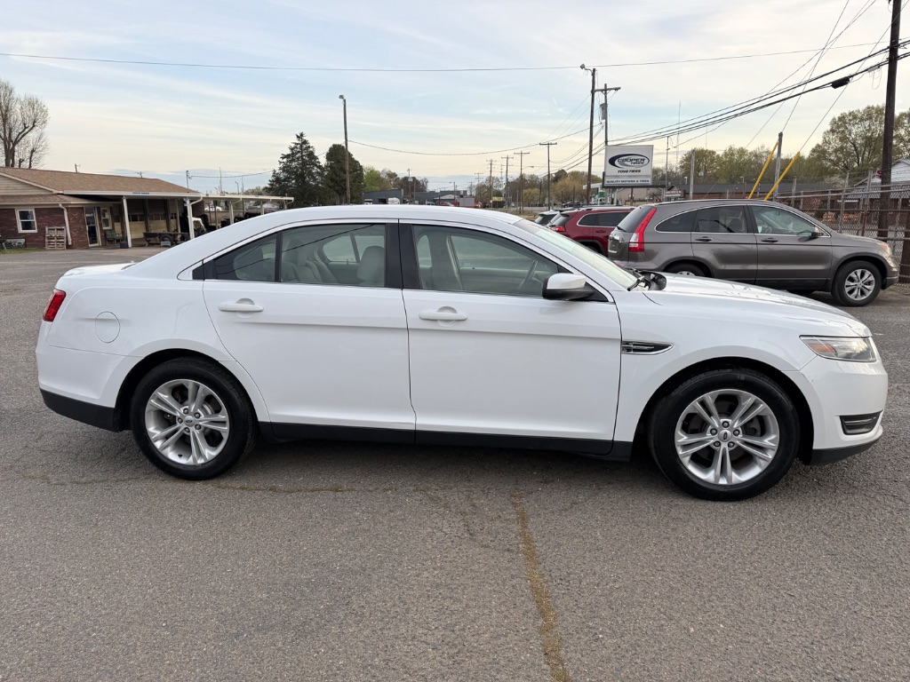 2013 Ford Taurus SEL - Photo 6