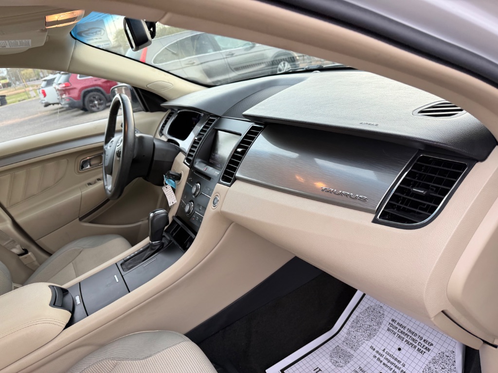 2013 Ford Taurus SEL - Photo 11